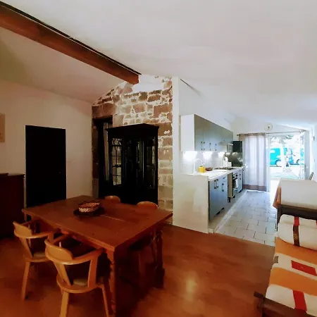 Les Du Clos Des Capucins Bed & Breakfast Barjac (Gard)